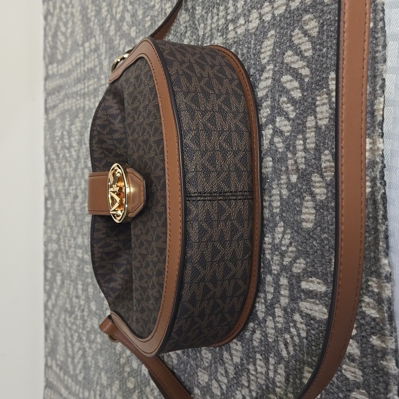 Michael Kors Gabby Small Crossbody bag NWT - Picture 8 of 8